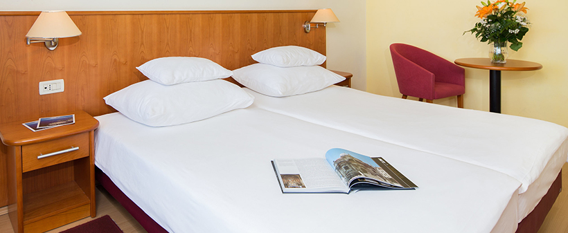 Hotel Zora, Primošten: morski oddih - Kuponko.si