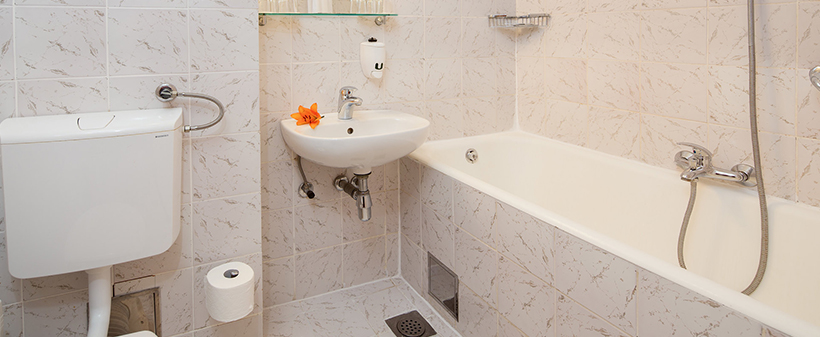 Hotel Zora, Primošten: morski oddih - Kuponko.si
