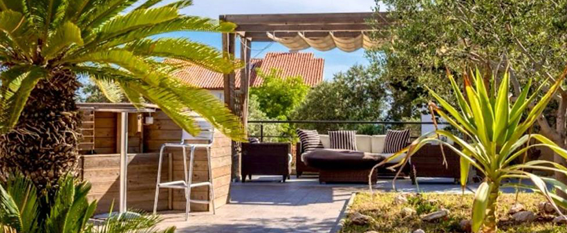 Tiffany & Prince apartmani, počitnice v Novalji na Pagu - Kuponko.si