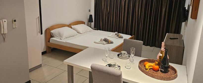 Tiffany & Prince apartmani, počitnice v Novalji na Pagu - Kuponko.si