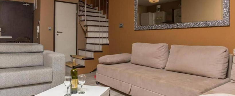 Tiffany & Prince apartmani, počitnice v Novalji na Pagu - Kuponko.si