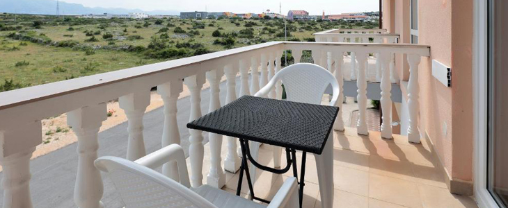 Peris Resort apartmaji, Novalja, Pag, 2x nočitev - Kuponko.si