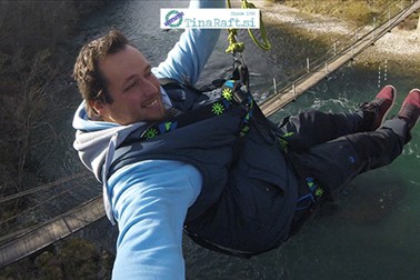 Zipline spust po 250 m dolgi jeklenici Zipline spust po 250 m dolgi jeklenici