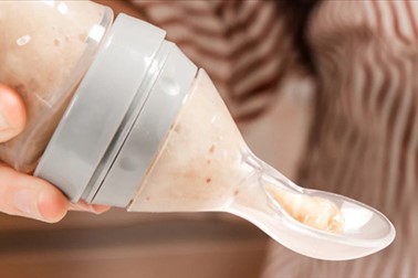 SoftSpoon silikonska steklenička z žličko