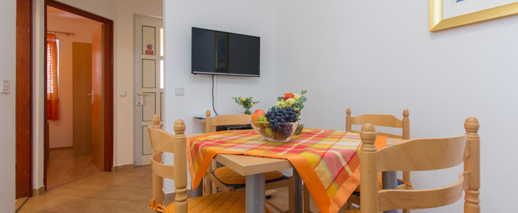 Villa Oaza - apartmaji v Vodicah - Kuponko.si