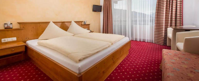 Hotelu Fischer Superior 3*, nočitev z zajtrkom - Kuponko.si