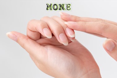 MONE Beauty Salon, klasična manikura