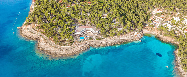 Fontana Bayside Park apartmaji****, otok Hvar, Hrvaška - Kuponko.si