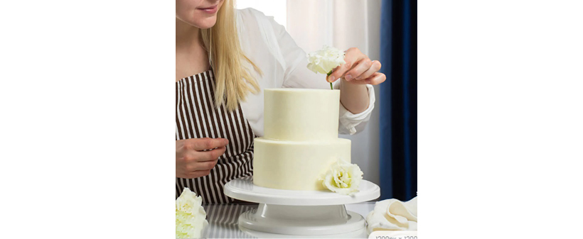 Vrtljivi krožnik za torte in 3 lopatke za dekoracijo - Kuponko.si