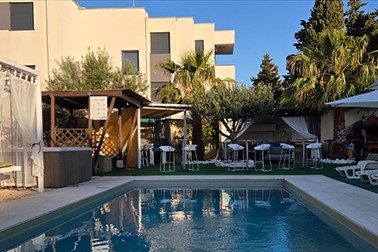Kristal Paris Resort, počitnice v Novalji na Pagu Kristal Paris Resort, počitnice v Novalji na Pagu