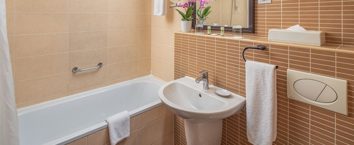 Escala Hotel & Suites 4*, Budimpešta: nočitev, zajtrk - Kuponko.si