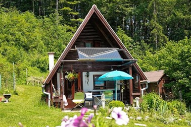 Hiška Smaragdni zvonček: oddih v Savinjski dolini Hiška Smaragdni zvonček: oddih v Savinjski dolini