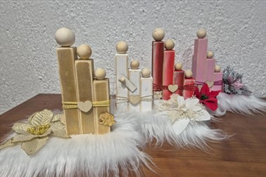 Ročno izdelan lesen komplet družine - 2 člana