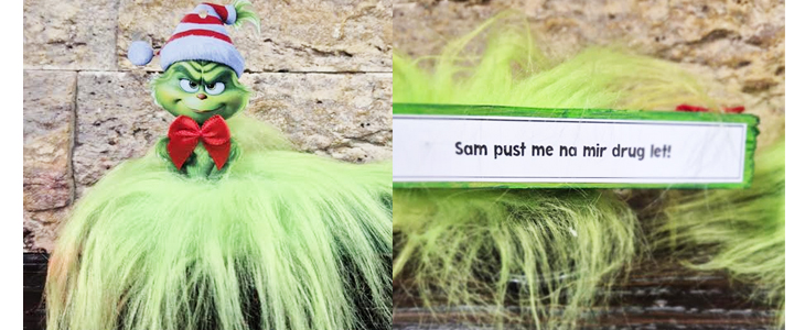 Grinč lesena figura na podstavku - Kuponko.si