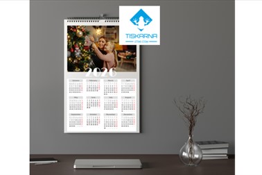 Fotokoledar z vašimi osebnimi fotografijami 