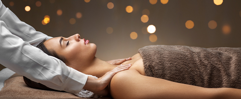 Masaža celega telesa z vonjem po prazničnih dneh - Kuponko.si