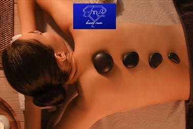 Inn Po studio & beauty room; masaža z vulkanskimi kamni