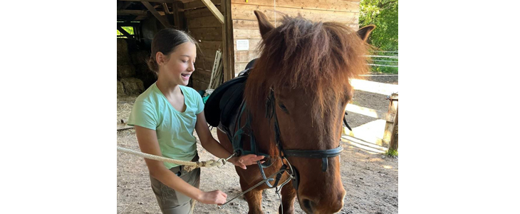 Equestin šola jahanja, sprehod na konju za otroke - Kuponko.si