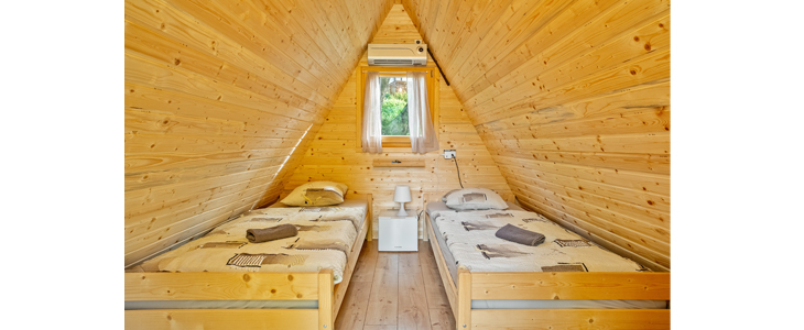 Resort pod orehi, glamping Luna, Bled - Kuponko.si
