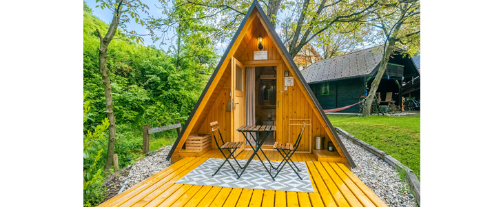 Resort pod orehi, glamping Luna, Bled - Kuponko.si
