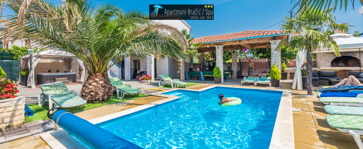 Ap. Bračić 3*, Sukošan: najem apartmaja z bazenom - Kuponko.si