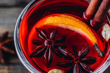 The Hotel, belo ali rdeče kuhano vino