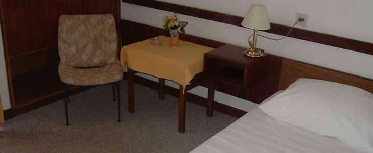 Depandansa Primorka, Omišalj: nočitev s polpenzionom - Kuponko.si