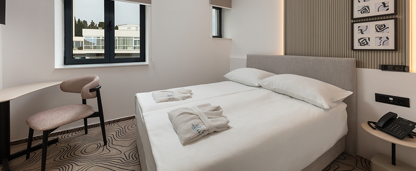 SeeSea hotel, Vodice: oddih s kopanjem - Kuponko.si