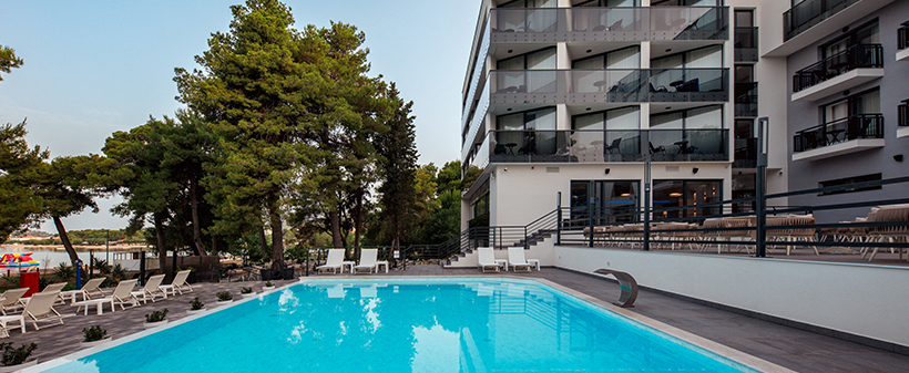SeeSea hotel, Vodice: oddih s kopanjem - Kuponko.si