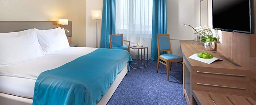 Holiday Inn Prague by IHG: 2x nočitev z zajtrkom - Kuponko.si