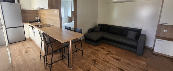 Počitnice v sodobni mobilni hiški v Moravskih Toplicah! - Kuponko.si