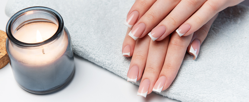 Minimalist beauty salon: BIAB manikura - Kuponko.si