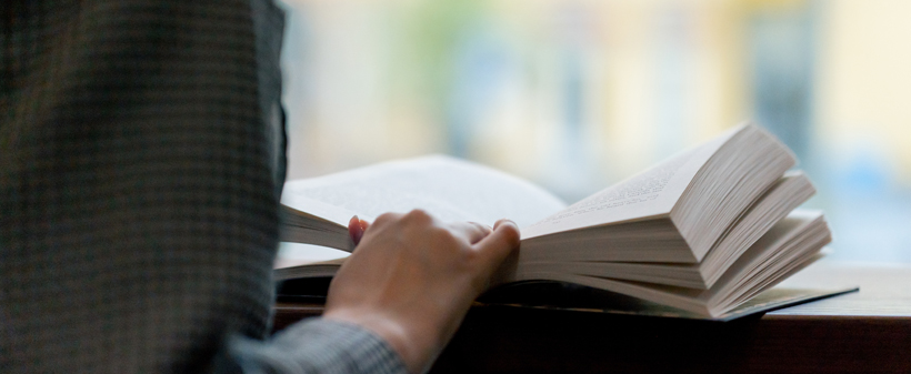 Komplet 3 knjižnih kazal za knjige M1 v 3 barvah - Kuponko.si