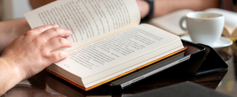 Komplet 3 knjižnih kazal za knjige M1 v 3 barvah - Kuponko.si