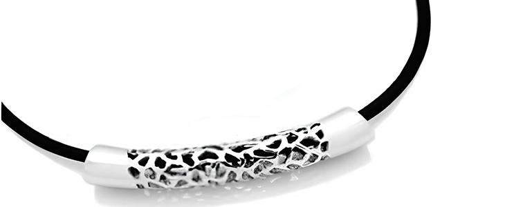 Prestižna srebrna verižica Black Silk - Kuponko.si