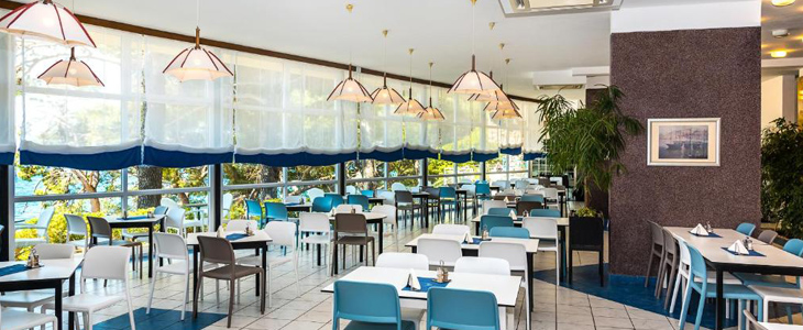 Turistično naselje Sagitta***, Omiš, Hrvaška - Kuponko.si