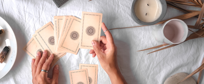 intuitivni vpogled z angelskim tarotom - Kuponko.si