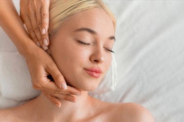 Minimalist beauty salon: masaža obraza, 20 min