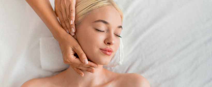 Minimalist beauty salon: masaža obraza, 20 min - Kuponko.si