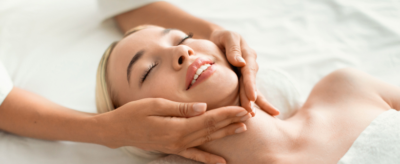 Minimalist beauty salon: masaža obraza, 20 min - Kuponko.si