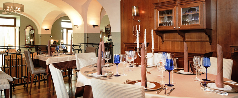 Stolpa Kristal & razvajanje v restavraciji Kaiser - Kuponko.si