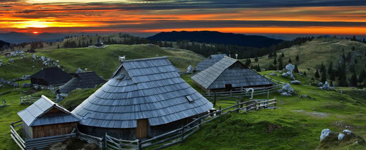 Velika planina resort, najem planinske koče - Kuponko.si