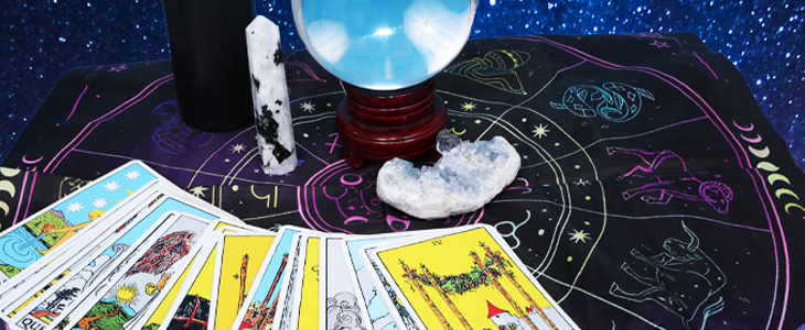 Vedeževalec Rok: vedeževanje, 5 vprašanj - Kuponko.si