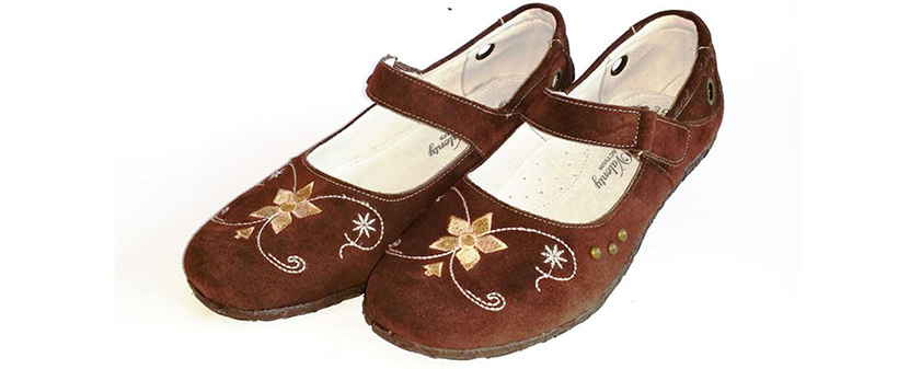 Retro balerinke Vera Valenty v črni ali rjavi barvi - Kuponko.si