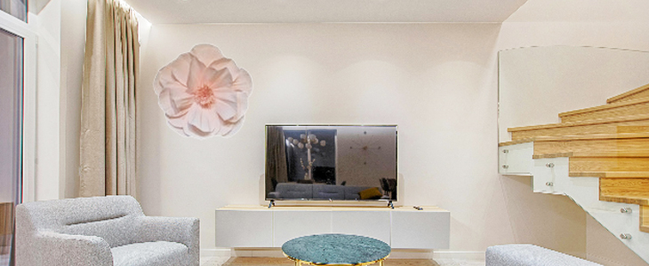 Gigantska dekorativna roža v barvi po izbiri - Kuponko.si