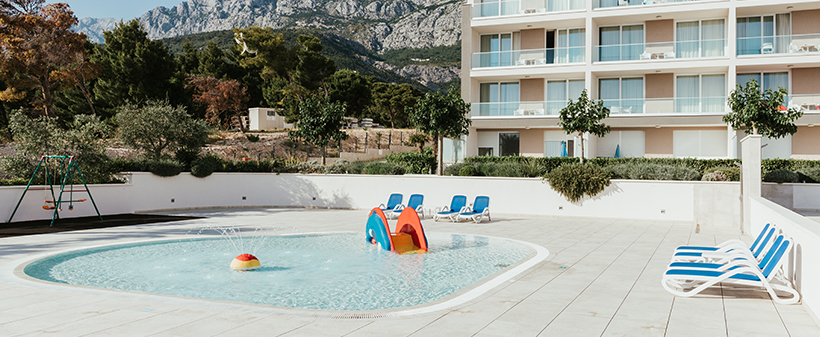 Romana Beach Resort 4*, Makarska: luksuzni apartmaji - Kuponko.si