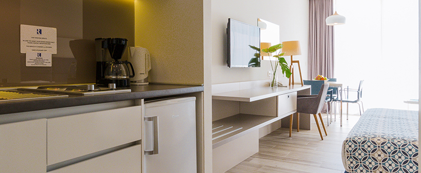 Romana Beach Resort 4*, Makarska: luksuzni apartmaji - Kuponko.si