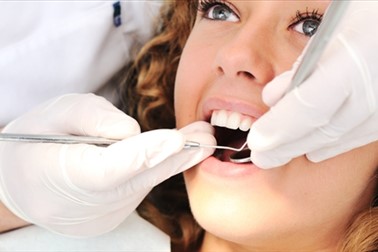 Marn Medica: čiščenje zobnega kamna, poliranje,peskanje