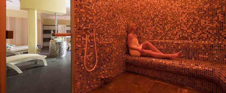 Crvena Luka 4*, Biograd na Moru: oddih s polpenzionom - Kuponko.si