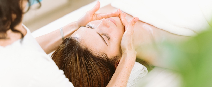 Masažni salon Nežni dotik: 40-minutno razvajanje kože - Kuponko.si